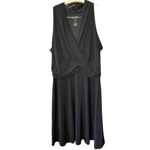 Enfocus black sleeveless dress with flattering detail waist. Size 14.
